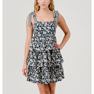 NWT Lovelo Floral Tiered Navy Ivory Mini Dress